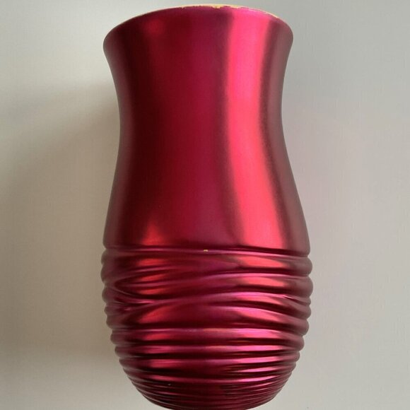 RED TELEFLORA’S RADIANTLY ROUGE VASE DISTRESSED - Picture 5 of 16